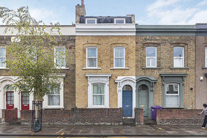 3 Bedroom Terraced House For Sale In Roman Road, Bow, E3