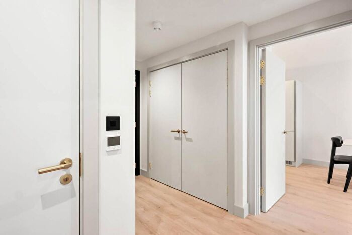 2 Bedroom Flat To Rent In The Draper, Colindale, London, NW9