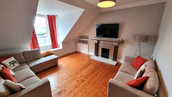 3 Bedroom Flat To Rent In Rosemount Place, Rosemount, Aberdeen, AB25