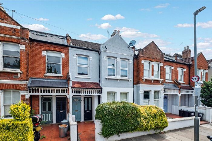 2 Bedroom Maisonette To Rent In Astonville Street, London, SW18