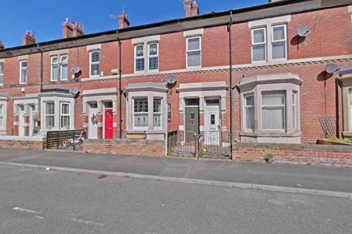 2 Bedroom Flat For Sale In Kielder Terrace, North Shields, Tyne & Wear, NE30