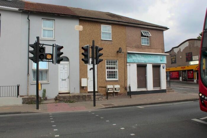 1 Bedroom Maisonette To Rent In North Street, Romford, Essex, RM1