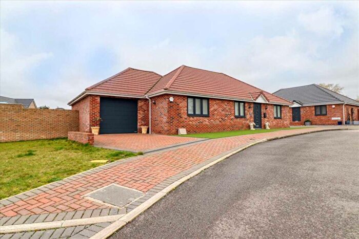 3 Bedroom Bungalow For Sale In Hillside Mews, Clacton On Sea, CO16