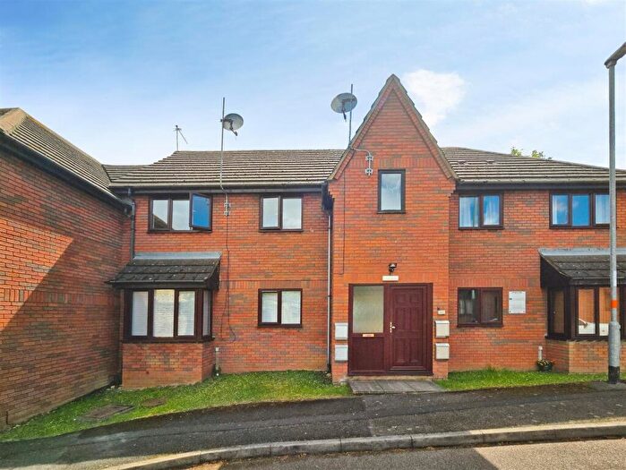 1 Bedroom Flat To Rent In Whites Rise, Irthlingborough, Northants, NN9