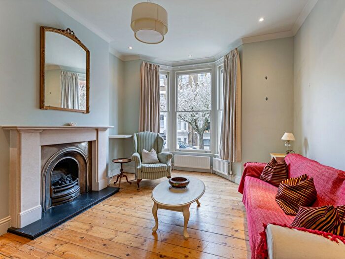 2 Bedroom Flat For Sale In Minford Gardens, London, W14