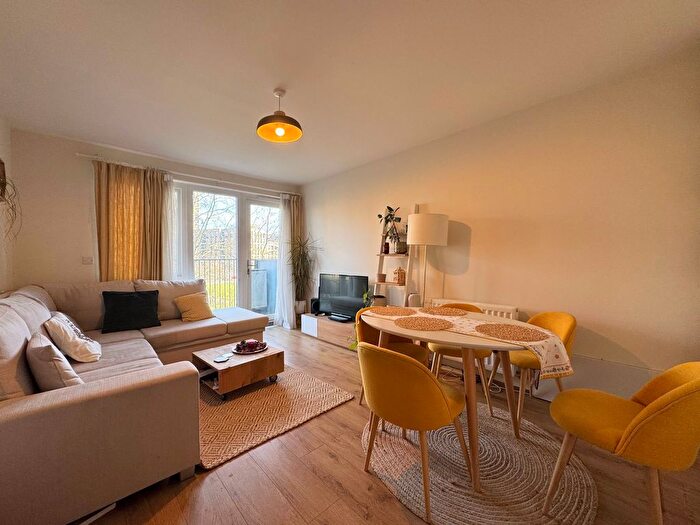 2 Bedroom Flat For Sale In Chronicle Avenue, Ledger Court, NW9