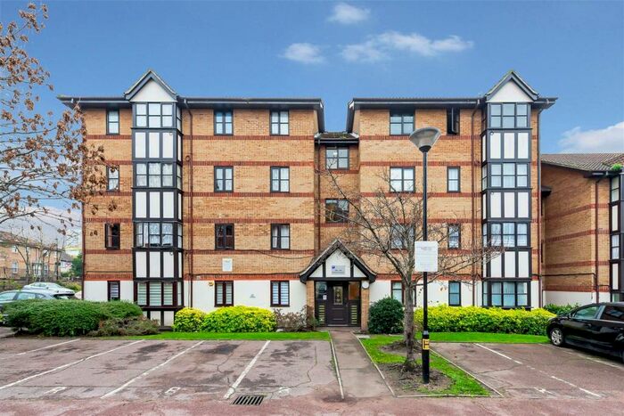 2 Bedroom Flat To Rent In Somerset Gardens, London, N17