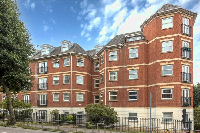 2 Bedroom Apartment To Rent In Davigdor Road, Hove, East Sussex, BN3