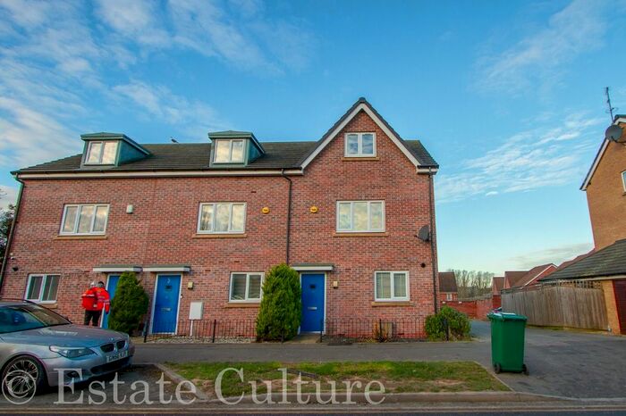 3 Bedroom Semi-Detached House To Rent In Hillmorton Road, Coventry, CV2