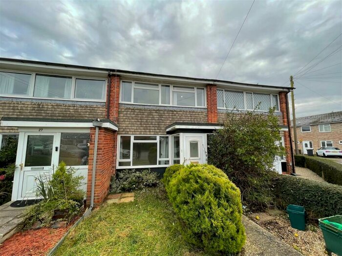 3 Bedroom Terraced House To Rent In Coombe Court, Thatcham, RG19