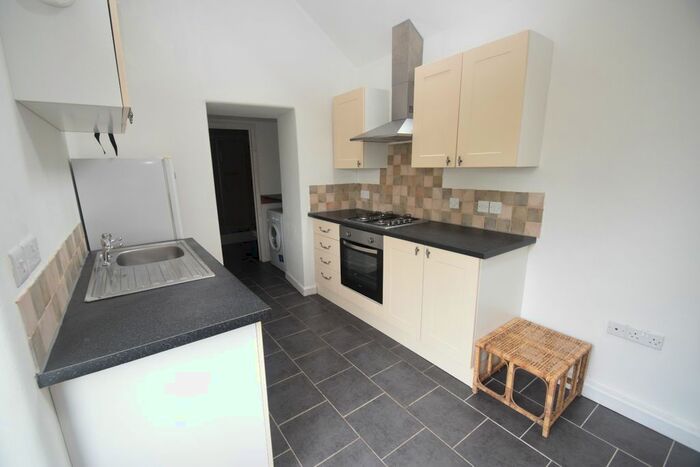 1 Bedroom Flat To Rent In Waterloo Road, Falmouth, TR11