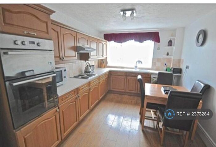 3 Bedroom Terraced House To Rent In Axminster Close, Hull, HU7