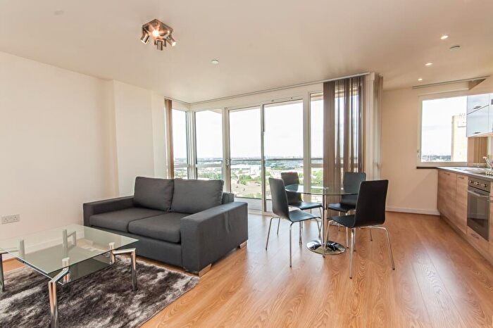 1 Bedroom Flat To Rent In Panoramic Tower, Hay Currie Street, Poplar, London, E14