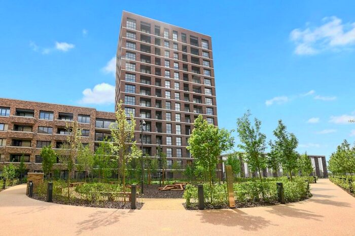 3 Bedroom Apartment To Rent In Surrey Quays Road, London, SE16
