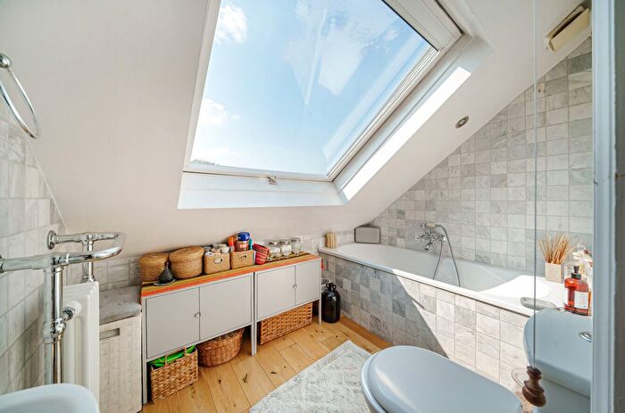 3 Bedroom End Of Terrace House For Sale In Hadley Road, Mitcham, Surrey, CR4