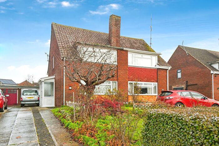 3 Bedroom Semi-Detached House For Sale In Penhill Drive, Swindon, SN2