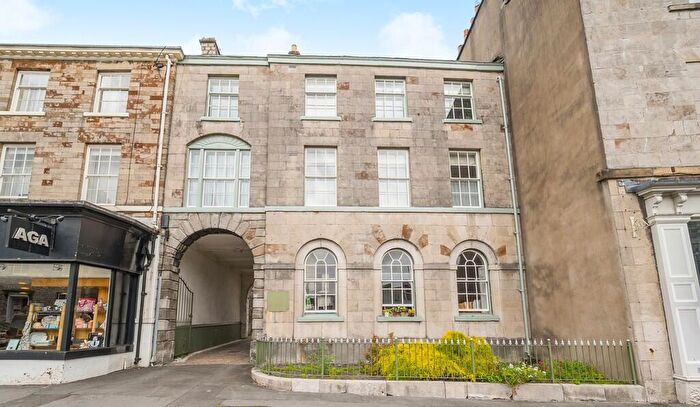 3 Bedroom Apartment For Sale In Flat, Stramongate, Kendal, Cumbria, LA9