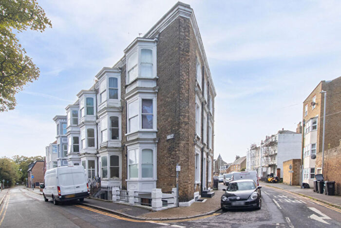 2 Bedroom Maisonette For Sale In St. Johns Road, Margate, CT9