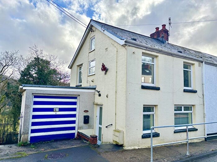 3 Bedroom End Of Terrace House For Sale In Ynysmeudwy Road, Pontardawe, Swansea., SA8