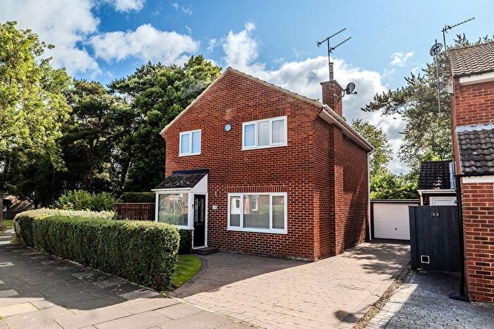 4 Bedroom Detached House For Sale In Pinewood Close, Kenton Bank Foot, Newcastle Upon Tyne, NE3