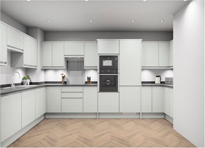 3 Bedroom Flat To Rent In East Twickenham, Middlesex, TW1