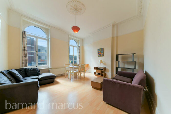 3 Bedroom Flat To Rent In Balham High Road, London, SW12