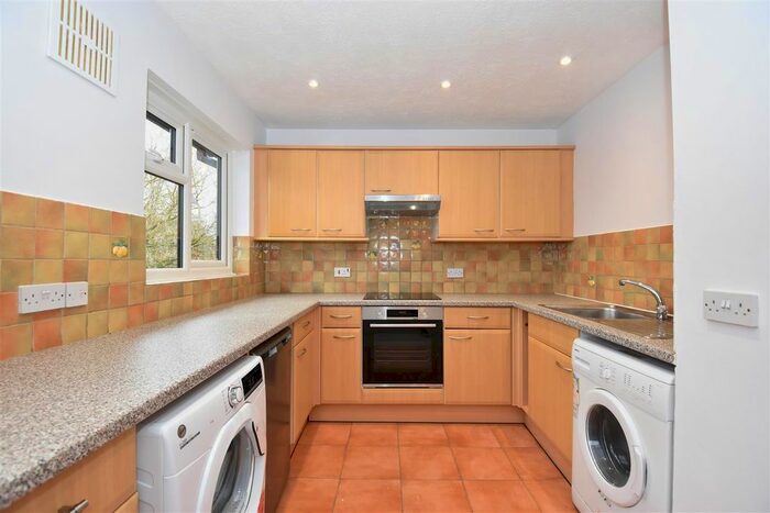 Property To Rent In Withey Meadows, Hookwood, Horley, RH6
