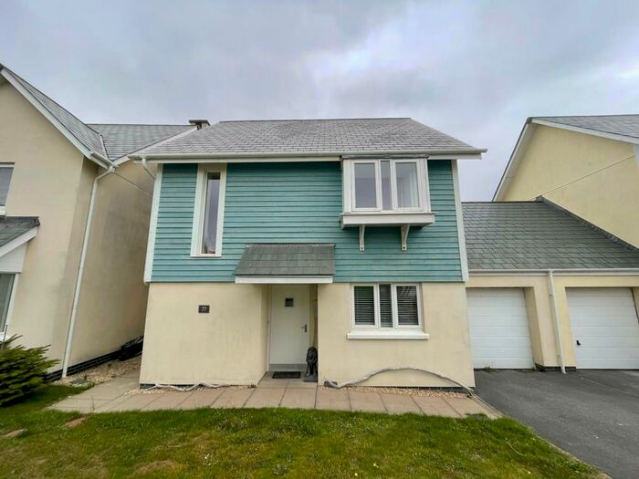 3 Bedroom Link Detached House To Rent In Pentre Nicklaus Village, Llanelli, Carmarthenshire., SA15
