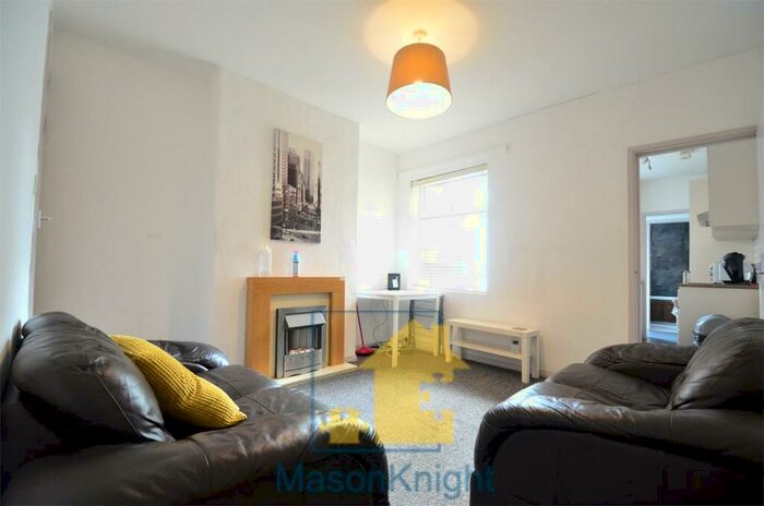 3 Bedroom End Of Terrace House To Rent In Westminster Road, Selly Oak, B29