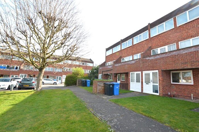 3 Bedroom Maisonette For Sale In Templemere, Norwich, NR3