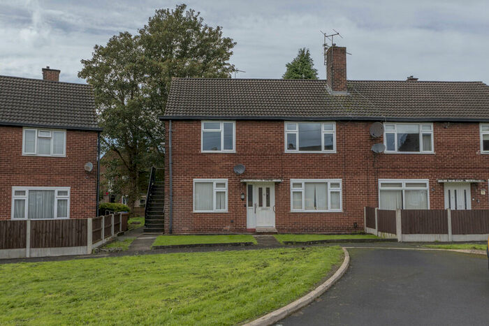 2 Bedroom Flat To Rent In Durham Grove, Cadishead, M44