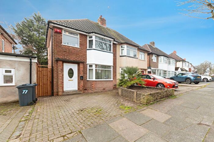 3 Bedroom Detached House For Sale In Bilton Grange Road, Birmingham, West Midlands, B26