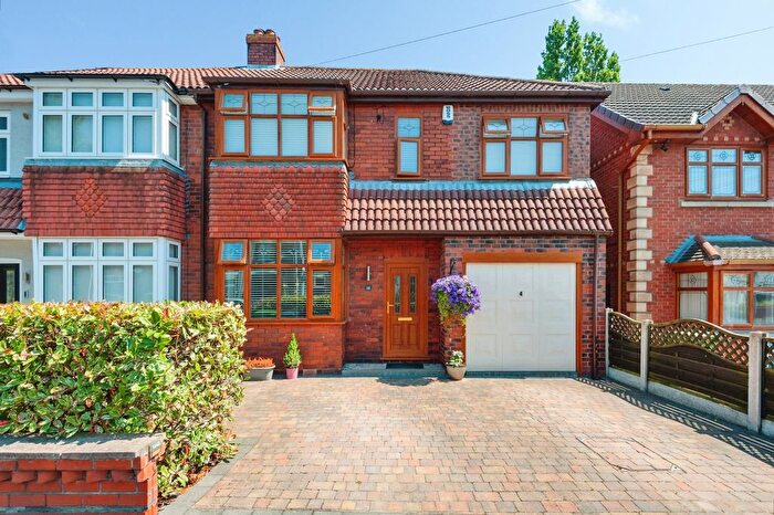4 Bedroom Semi Detached House For Sale In Heath Road, Widnes, Cheshire, WA8