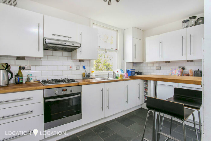 3 Bedroom Flat To Rent In Evering Road, N16
