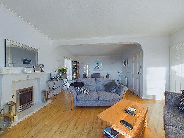 4 Bedroom Detached House For Sale In Mill Road, Northing Lancing, BN15