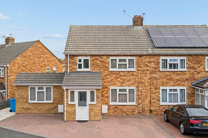 4 Bedroom Semi-Detached House For Sale In Queensway, Maidenhead, SL6