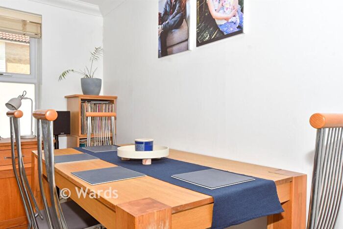 2 Bedroom Flat For Sale In Paxton Avenue, Hawkinge, Folkestone, Kent, CT18
