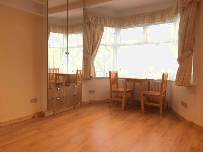 Studio To Rent In Oakwood Avenue, Southgate, N14
