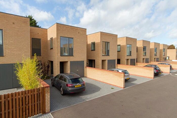 3 Bedroom Semi Detached House For Sale In Clay Farm Drive, Trumpington, Cambridge, Cambridgeshire, CB2