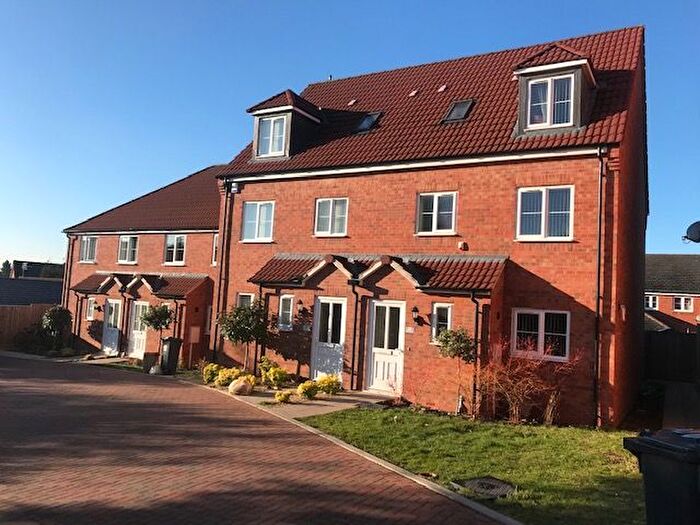 4 Bedroom Semi Detached House To Rent In Harleston Close, Leicester, LE5