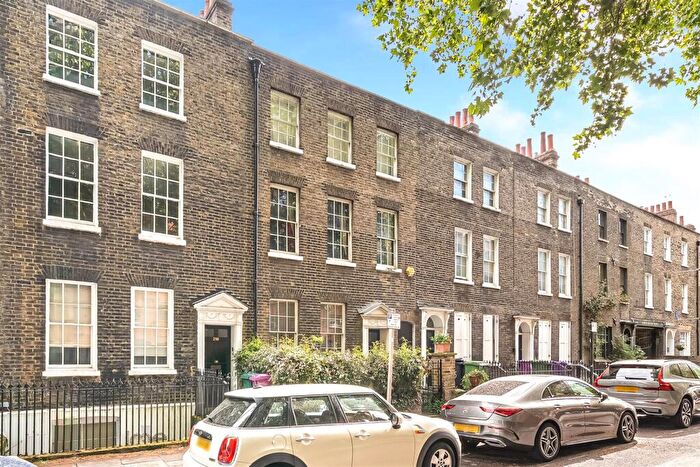 2 Bedroom Flat For Sale In Cable Street, London, E1