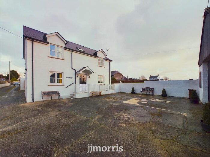 3 Bedroom Detached House For Sale In Blaenannerch, Cardigan, SA43