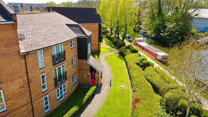 2 Bedroom Apartment For Sale In Imperial Way, Apsley, Hemel Hempstead, HP3