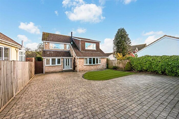 4 Bedroom Detached House For Sale In New Road, Clanfield, PO8