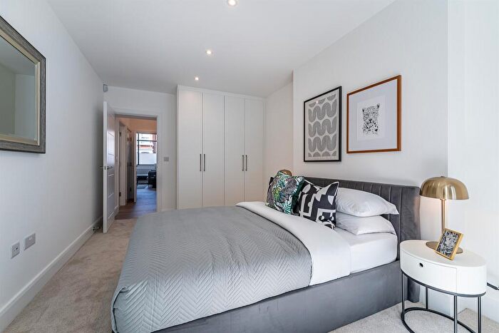 1 Bedroom Apartment For Sale In Radstock House, Slough, SL1