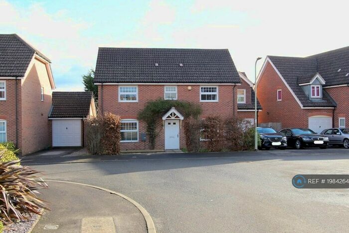 5 Bedroom Detached House To Rent In Oatlands Chase, Shinfield, Reading, RG2