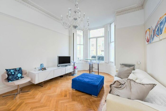 2 Bedroom Flat To Rent In Queens Gate Place, South Kensington, London, SW7
