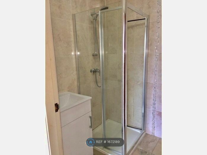 1 Bedroom Flat To Rent In Wakefield Road, Huddersfield, HD5