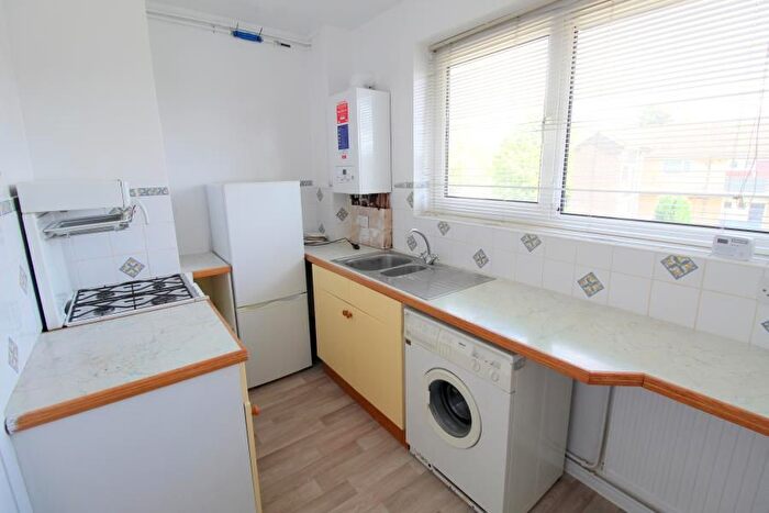 1 Bedroom Flat To Rent In Trelawney Avenue, Langley., SL3