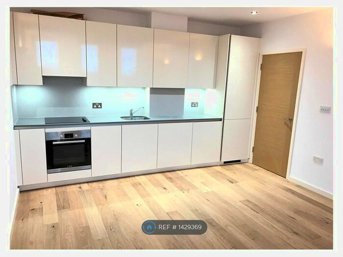 1 Bedroom Flat To Rent In Channelsea House, London, E15